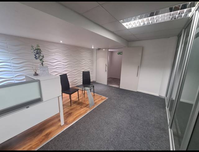 222.80M² OFFICE TO LET IN CLAREMONT